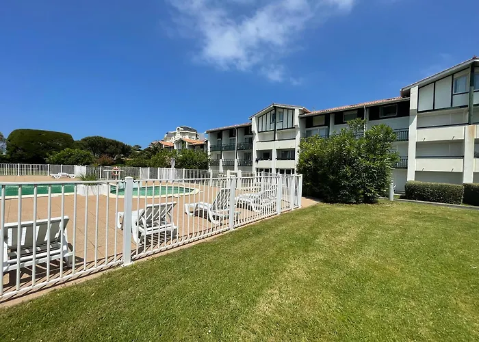 - 4 Etoiles דירה *